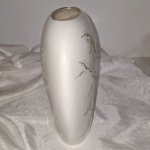 A Jay Fine China Bird Vase Hand Painted Japanese Floral Cottage-Core Home Design - Picture 6 of 13
